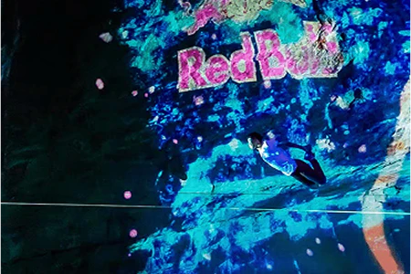 Red Bull Slacklight performance (mobile)